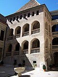 Cour de l'Hôtel-de-Ville (vieille ville)