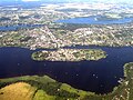 Luftbildaufnahme von Werder (Havel) - im Vordergrund, von links nach rechts fließend, die Havel. Im Hintergrund der Glindower- und der Große Plessower See.